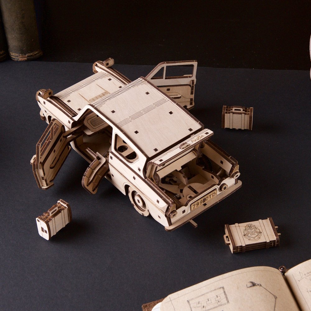 Ugears 3D dřevěné mechanické puzzle Harry Potter Létající Ford Anglia (obrázek 11)