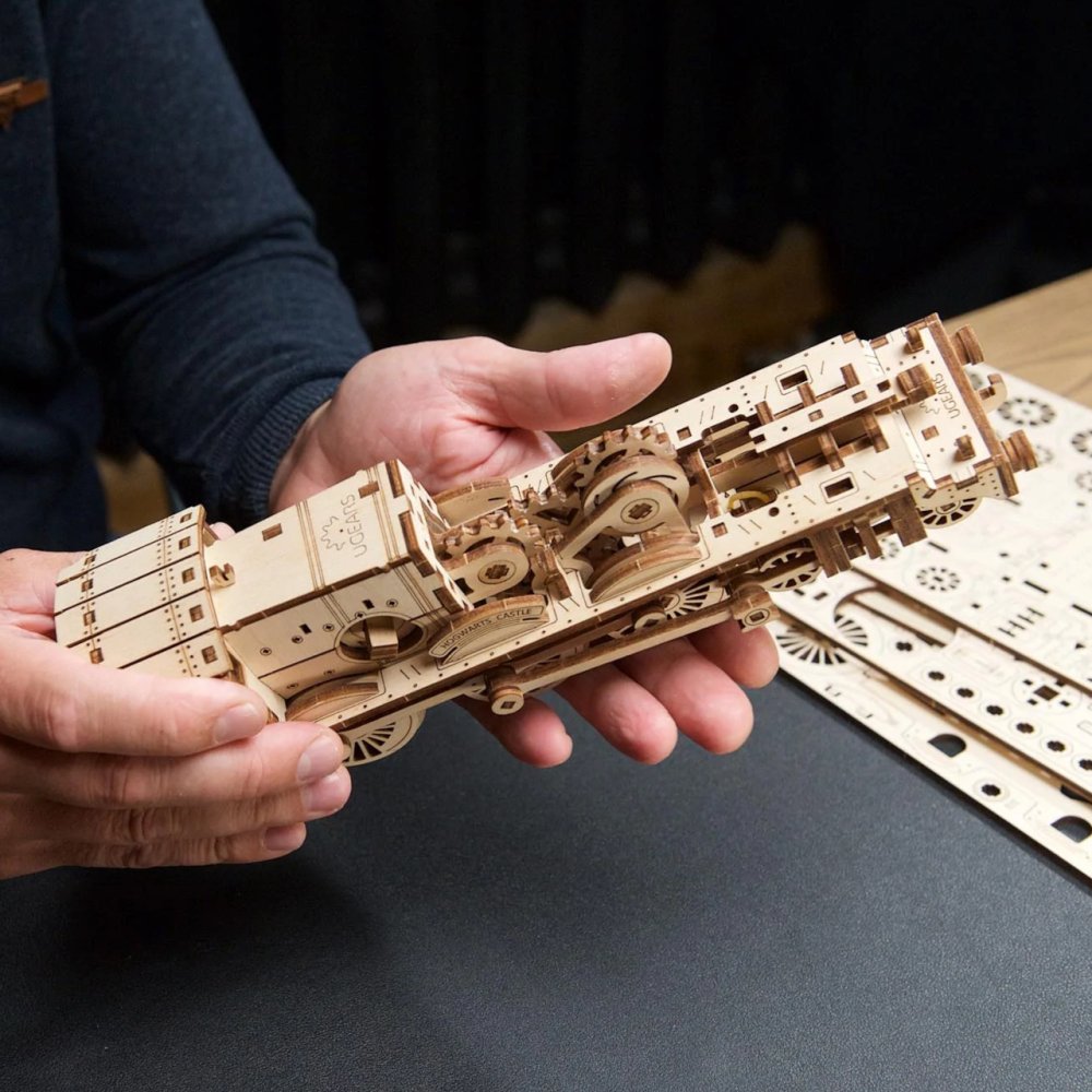 Ugears 3D dřevěné mechanické puzzle Harry Potter Bradavický expres (obrázek 5)