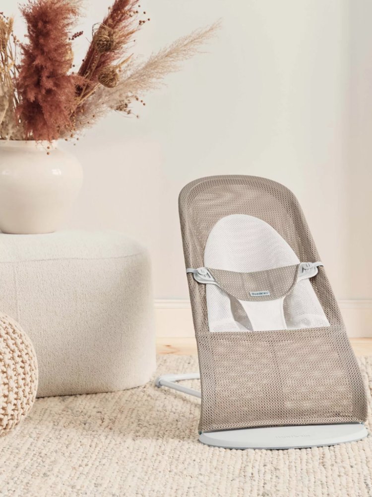 BABYBJÖRN Solstol Balance Soft Grey Beige/White Mesh, Ljusgrå Konstruktion