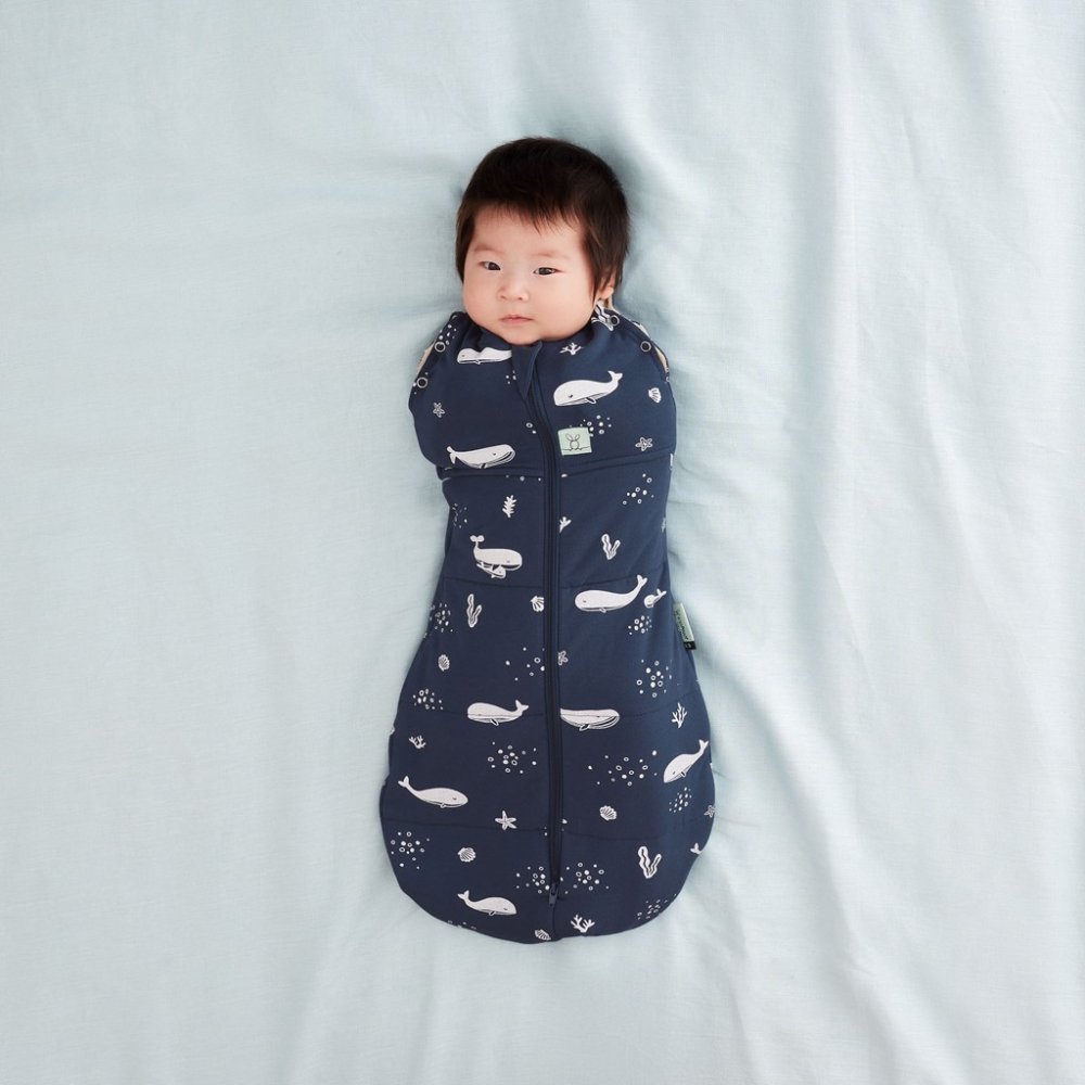 ERGOPOUCH Couverture d'emmaillotage et sac de couchage 2 en 1 Cocoon Whale 0-3 m, 3-6 kg, 2,5 tog – Image 3