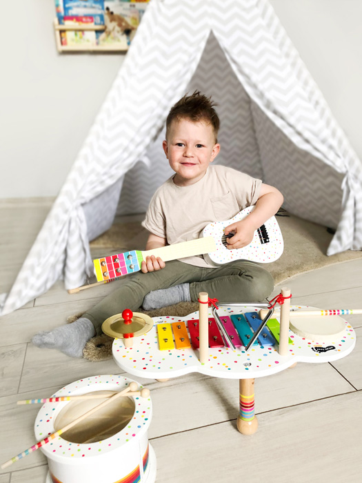 small foot Dřevěný muzikální hudební stoleček s puntíky (obrázek 6)