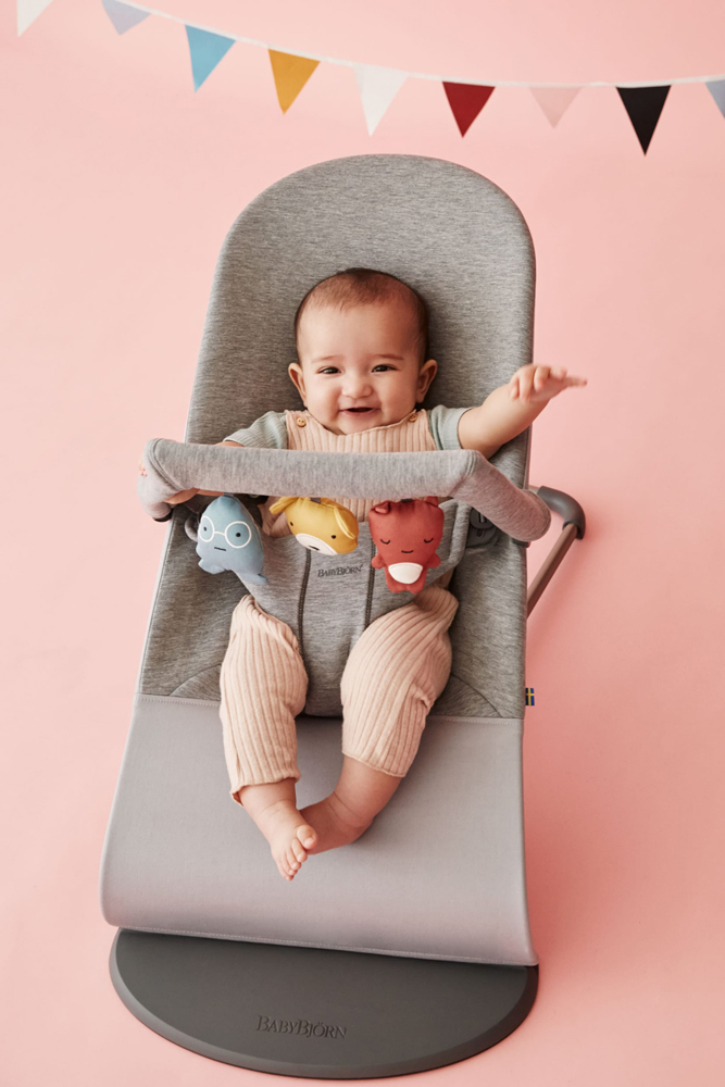 BABYBJÖRN Leżaczek Bliss Light Grey 3D Jersey z zabawką Soft Friends - obrazek 6