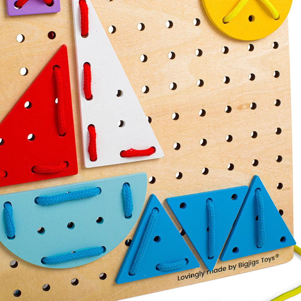 Bigjigs Toys Dřevěná šněrovací hra Geometrické tvary (obrázek 7)