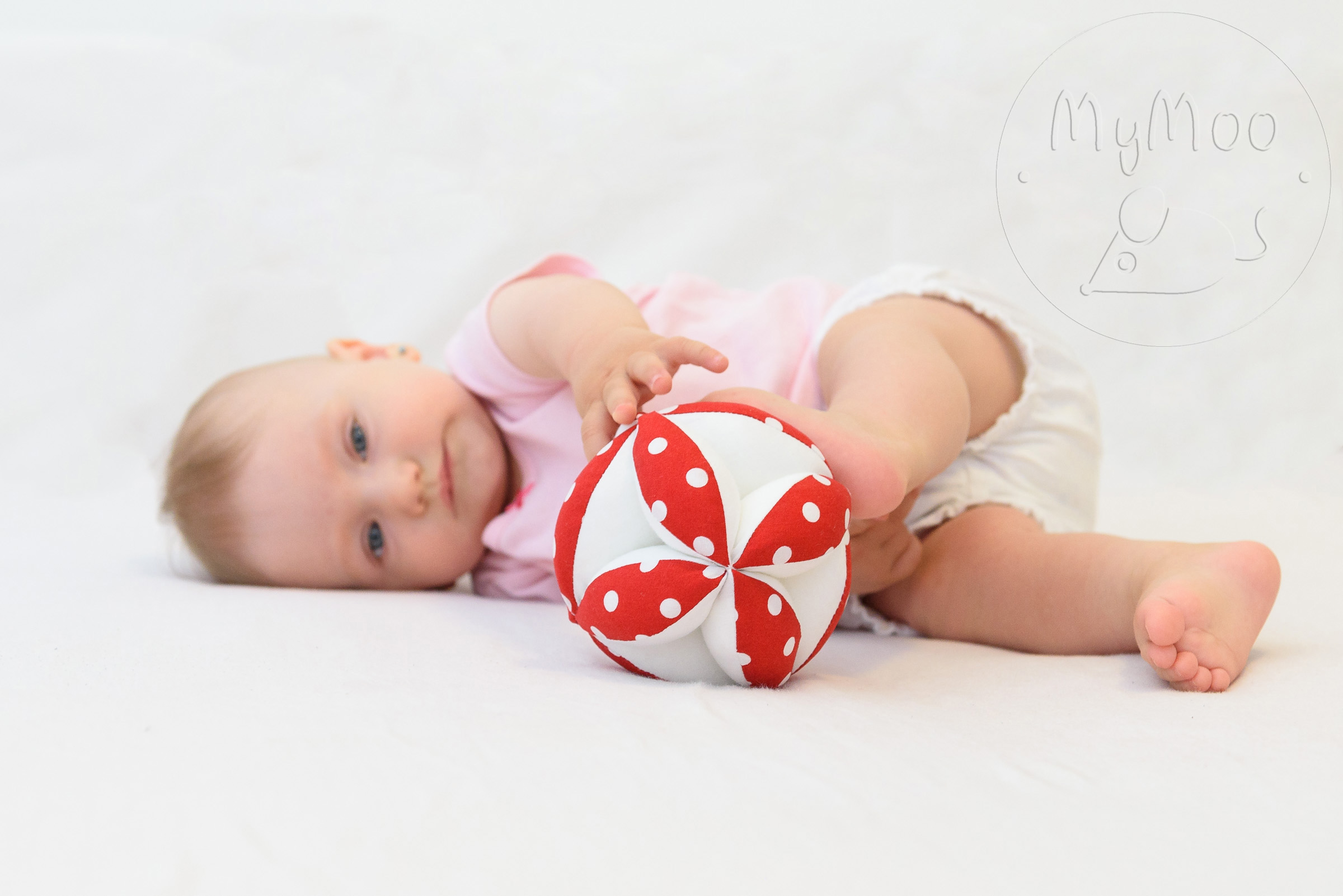 MyMoo Montessori Gripping Ball - Polka Dots/Red,MyMoo Montessori Gripping Ball - Polka Dots/Red