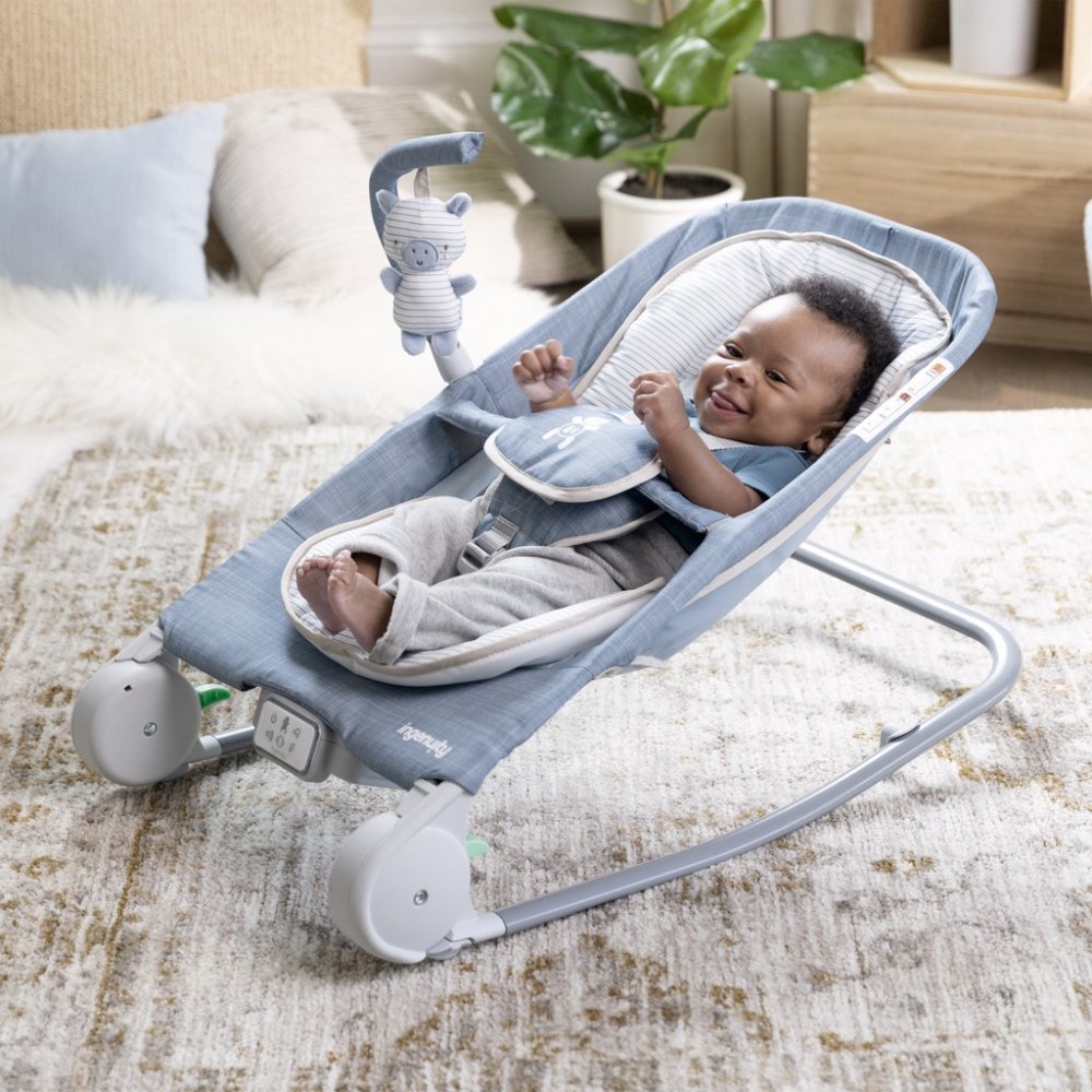 INGENUITY Massagestoel Trilt Met Happy Belly™ Rock-to-Bounce Melodie - Chambray 0m+ Tot 9kg