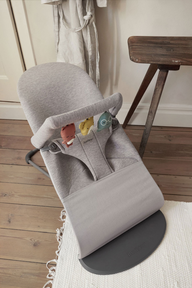 BABYBJÖRN Leżaczek Bliss Light Grey 3D Jersey z zabawką Soft Friends - obrazek 4