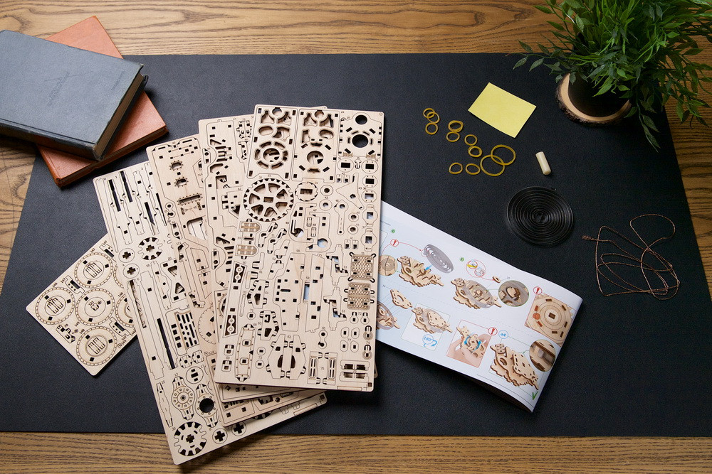 Puzzle 3D en bois mécanique Ugears Dozor-B Combat Vehicle – Image 7