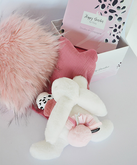 Doudou Dárková sada - Plyšový králíček s růžovou bambulkou 25 cm (obrázek 2)