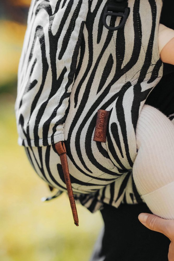 Nosidełko Be Lenka 4ever Neo - Zebra - Black & White Klasyczne Bez Możliwości Krzyżowania