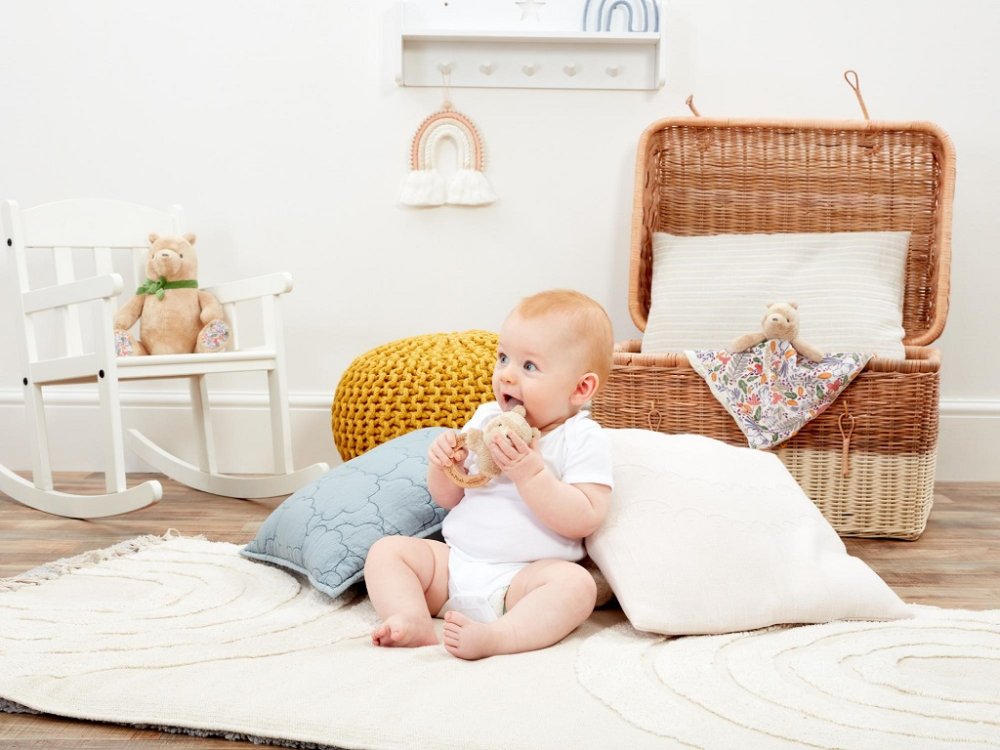 Rainbow Drewniana/pluszowa grzechotka Kubuś Puchatek - obrazek 3