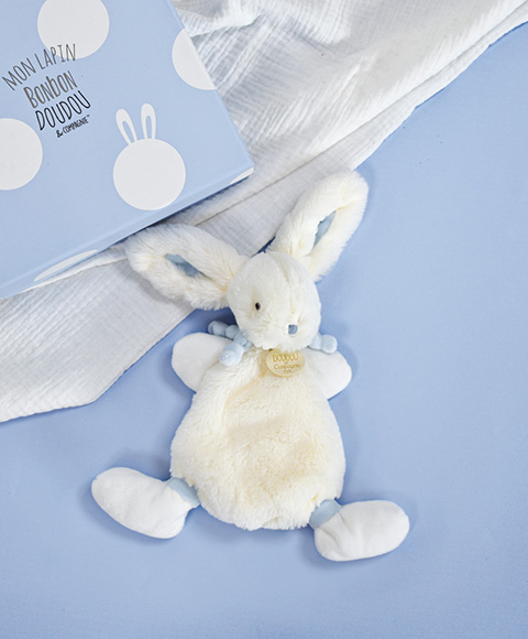 Coffret cadeau Doudou - Lapin en peluche bleu 26 cm – Image 3