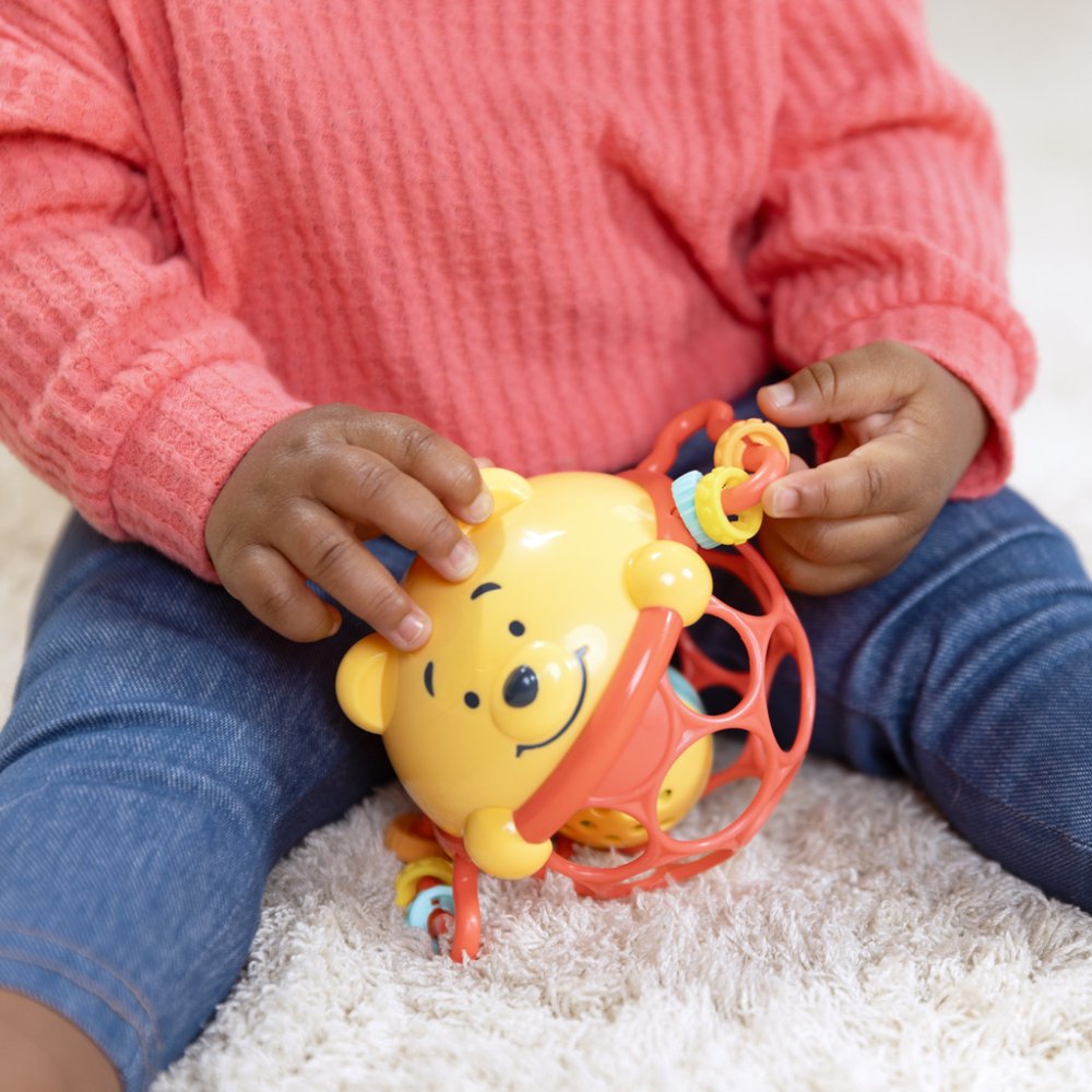BRIGHT STARTS Zabawka Oball grzechotka Winnie the Pooh Jingle & Shake™ 0m+ - obrazek 7