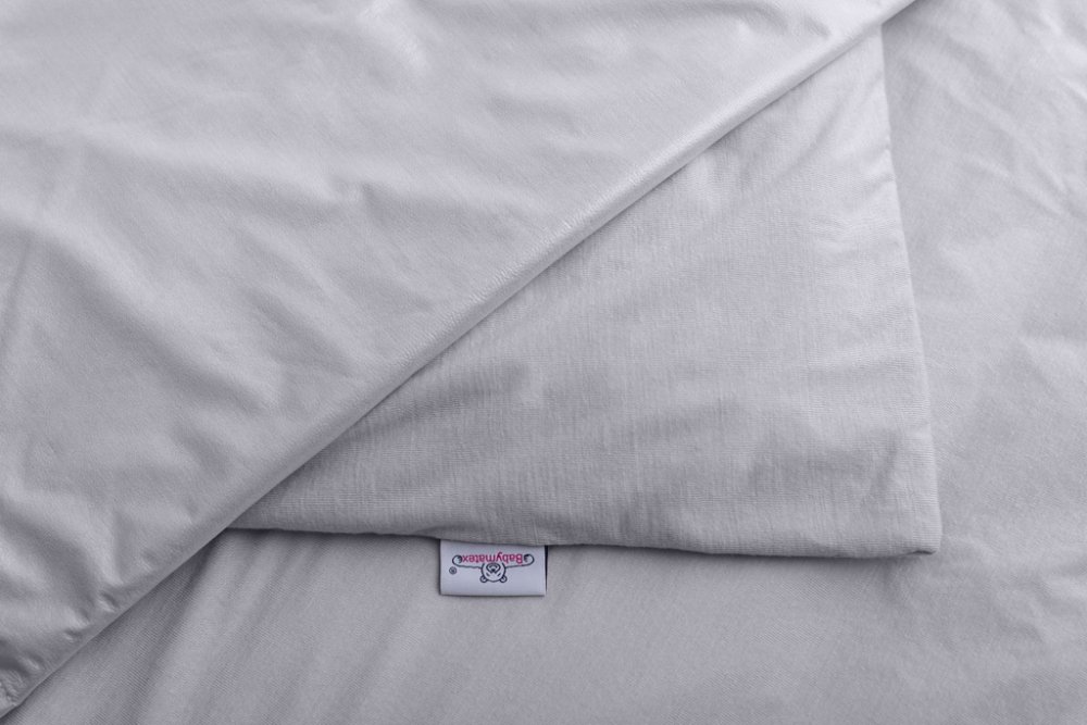 BABYMATEX Linge de lit 2 pièces imperméable gris 100 x 135 cm + 40 x 60 cm – Image 4