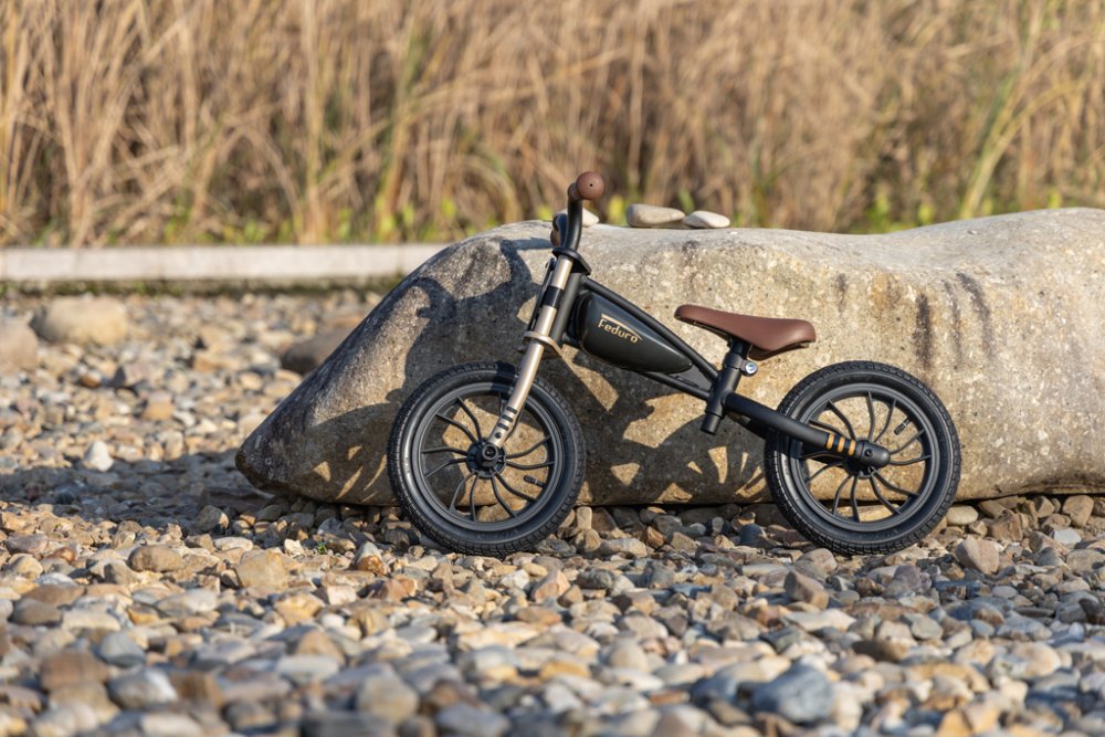 QPLAY Bicicletta senza pedali Feduro Black/Golden, età 3-6 anni - immagine 5