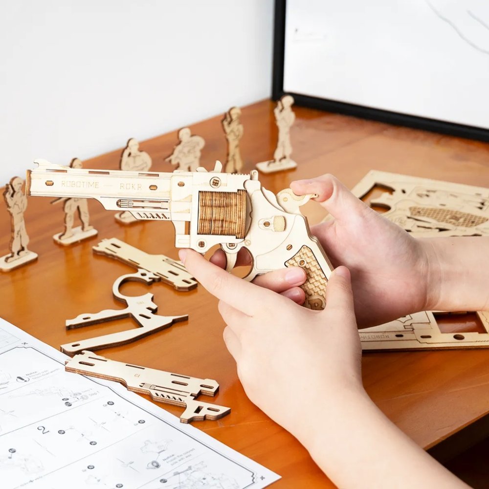 RoboTime 3D dřevěná mechanická skládačka Revolver Corsac (obrázek 8)
