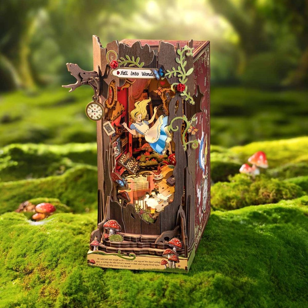 RoboTime 3D skládačka Zarážka na knihy Miniatura domečku Cesta do říše divů (obrázek 7)
