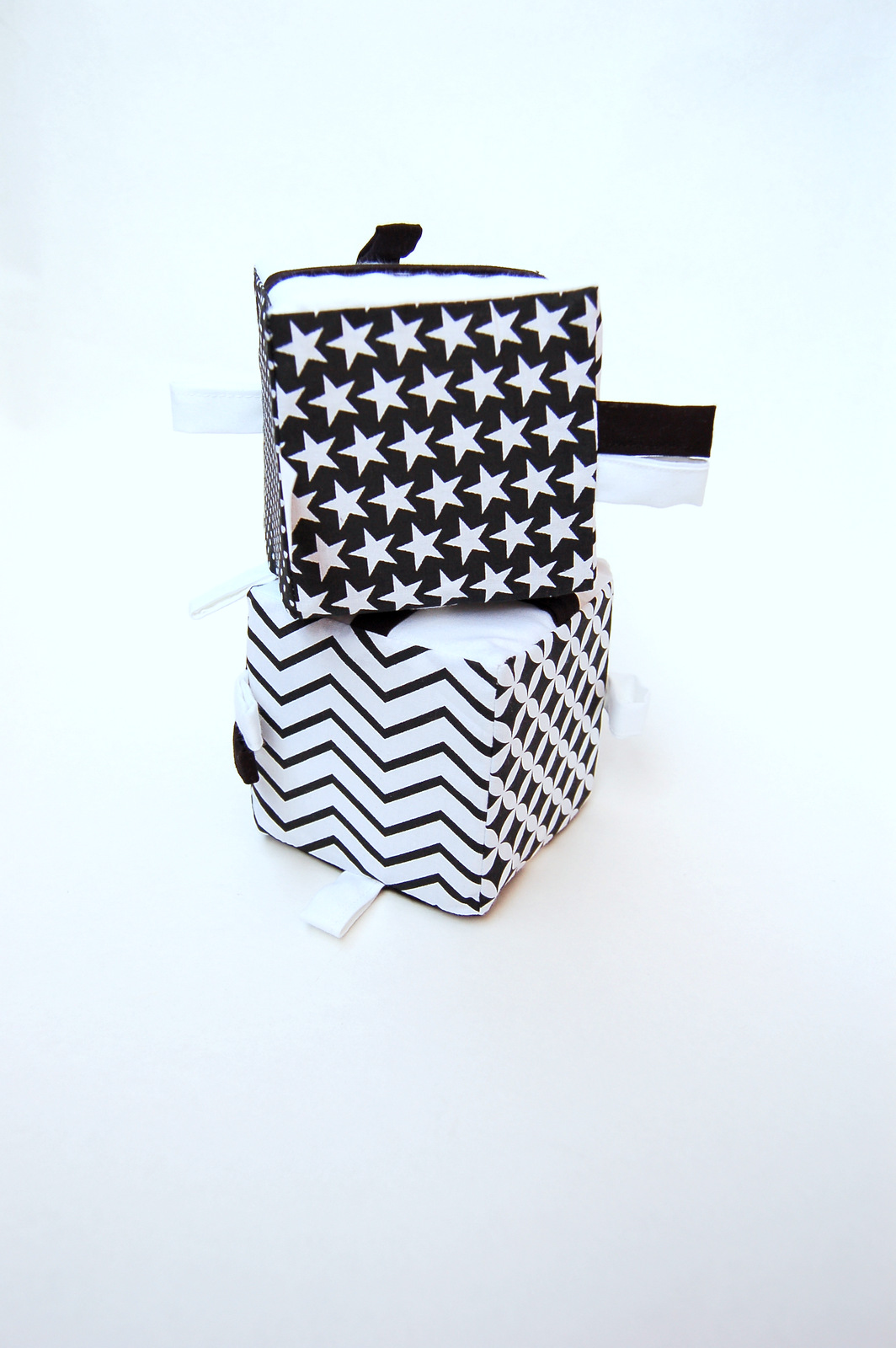 MyMoo Dado De Agarre Busy Cube - Blanco Y Negro