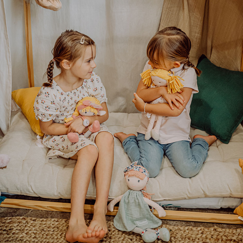 Doudou Jolijou Panenka Suzette 36 cm (obrázek 11)