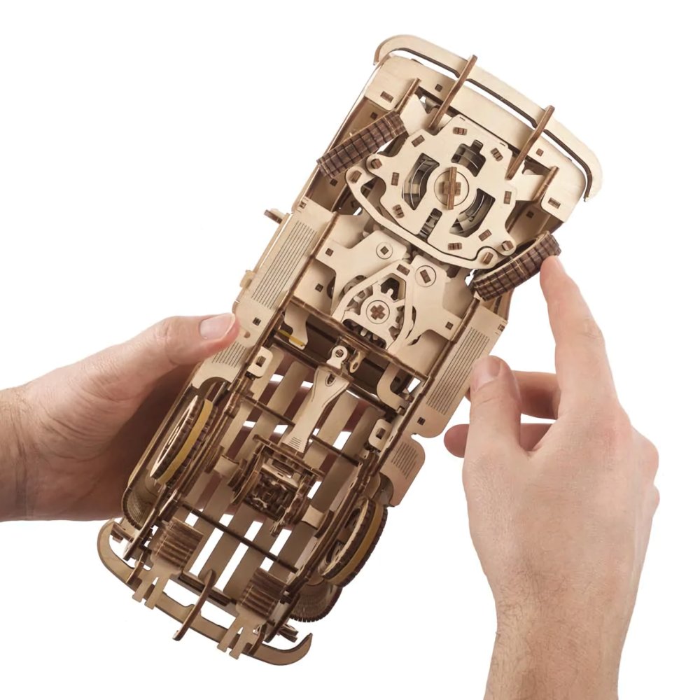 Ugears 3D dřevěné mechanické puzzle Americký náklaďák (pick-up) (obrázek 3)