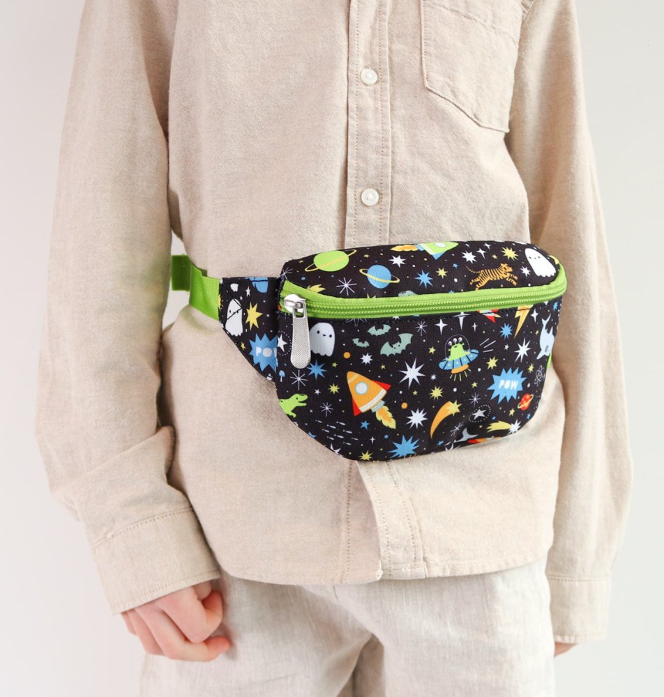 A Little Lovely Company - Sac banane enfant - Espace – Image 5