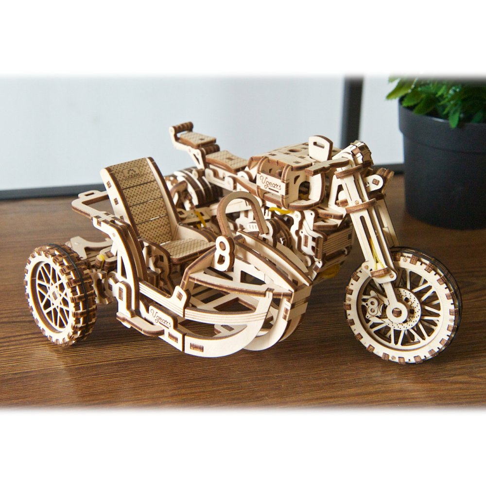 Ugears 3D dřevěné mechanické puzzle UGR-10 Motorka (scrambler) s vozíkem (obrázek 9)