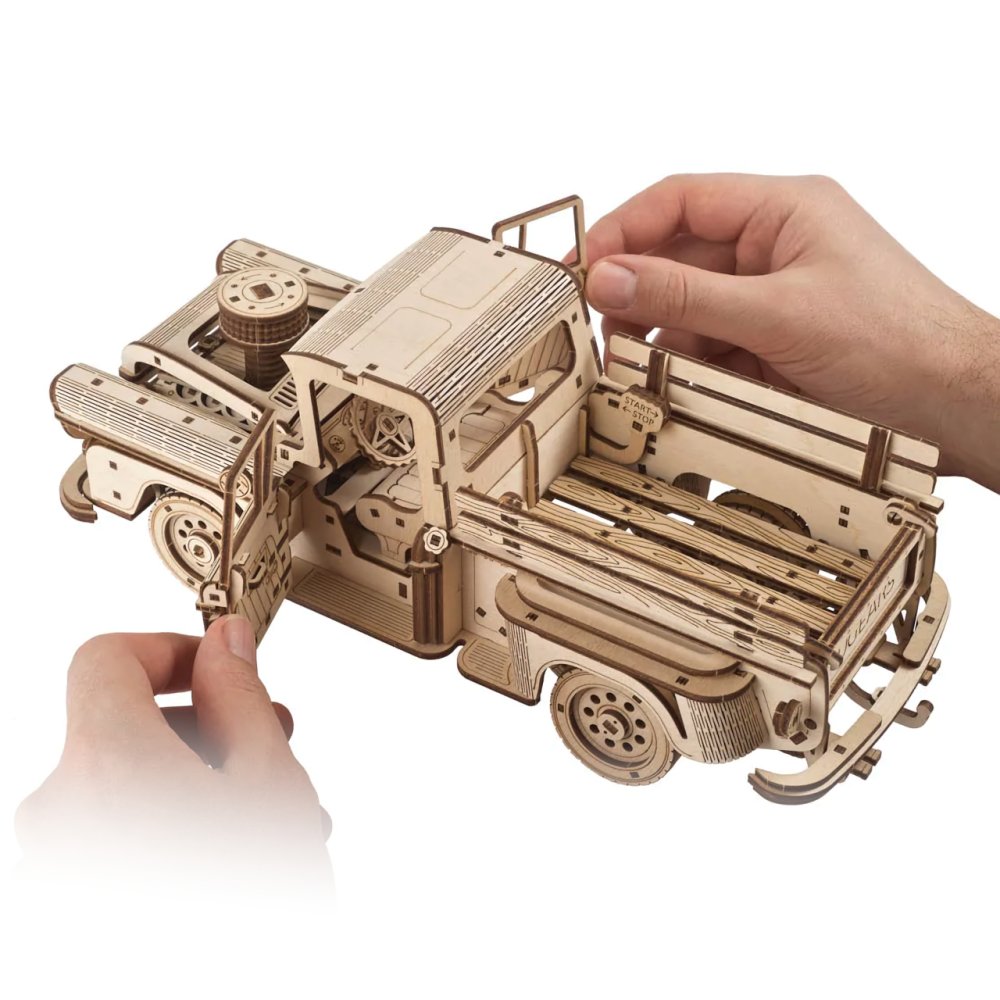 Ugears 3D dřevěné mechanické puzzle Americký náklaďák (pick-up) (obrázek 5)