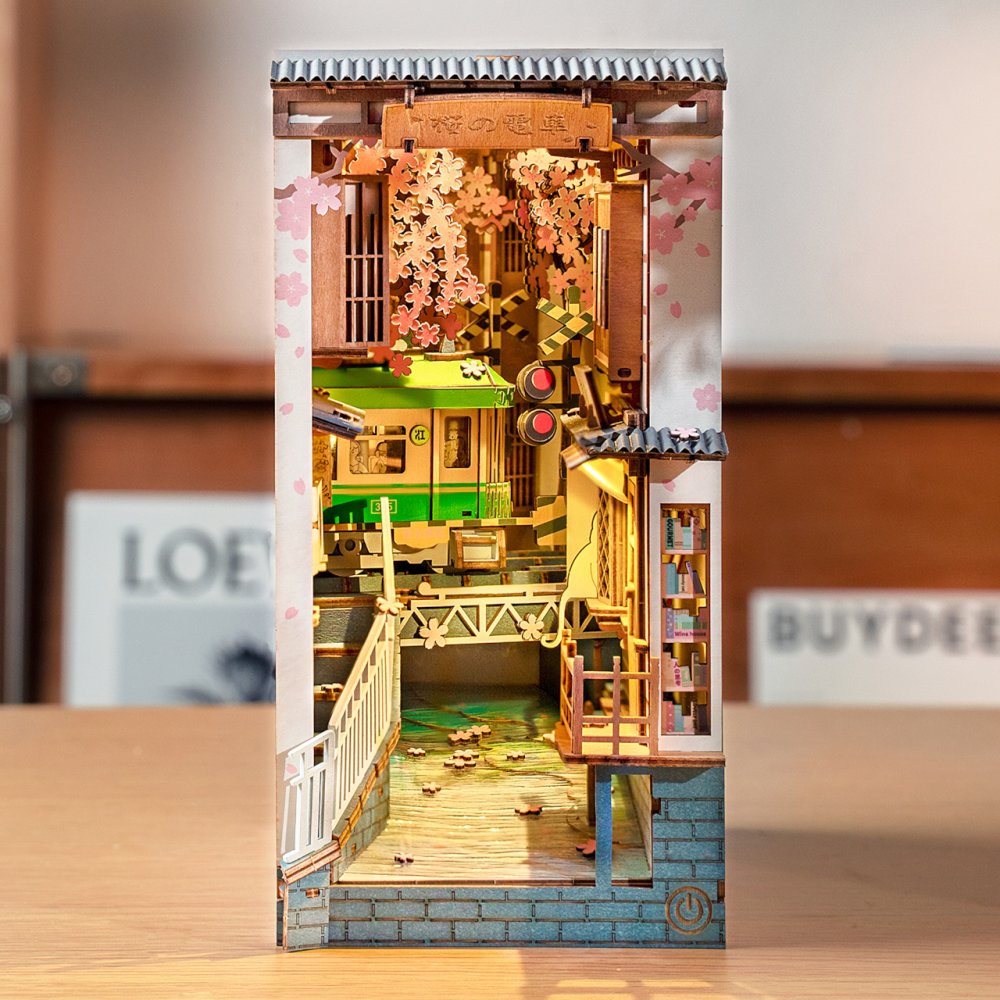 RoboTime 3D skládačka Zarážka na knihy Miniatura domečku Sakurová ulička (obrázek 5)