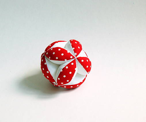 MyMoo Montessori Gripping Ball - Polka Dots/Red,MyMoo Montessori Gripping Ball - Polka Dots/Red