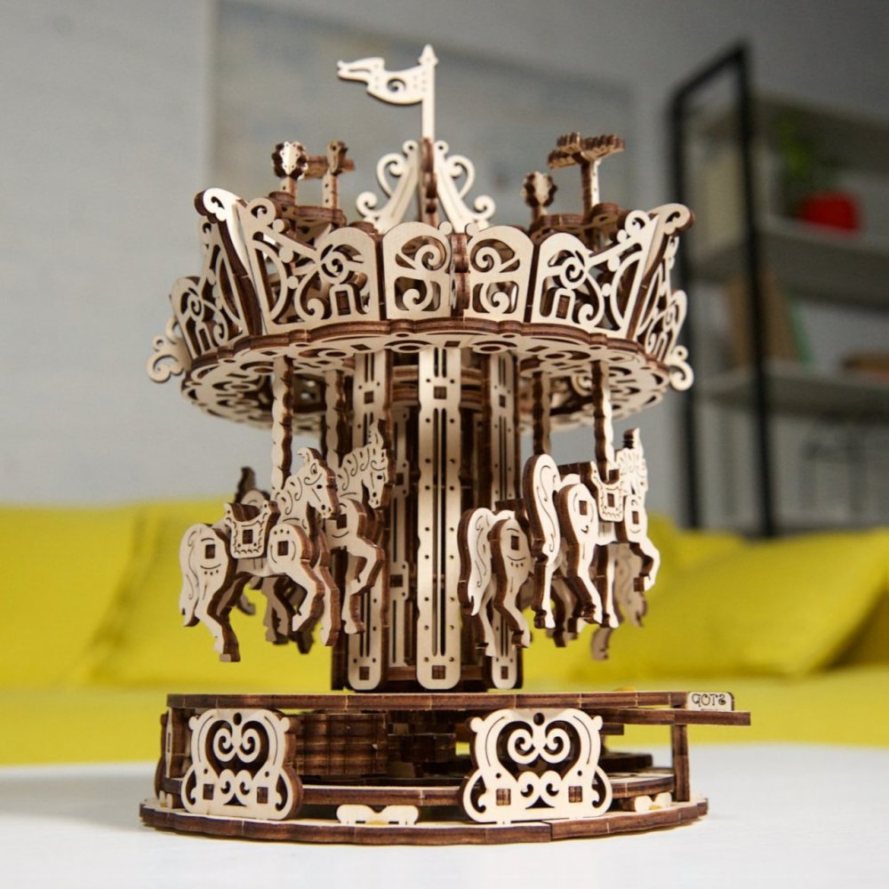 Ugears 3D Puzzle de madera mecánico Carrusel - Imagen 4