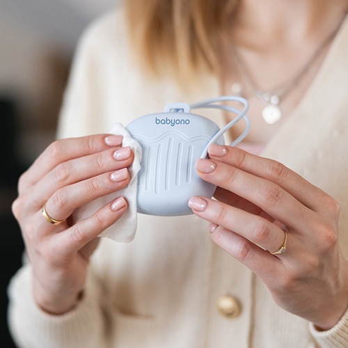 BABYONO Étui à sucette en silicone bleu 0m+ – Image 7