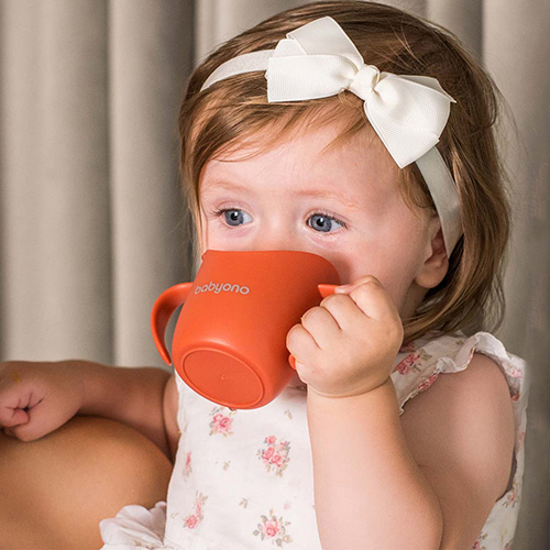 BABYONO Tasse ergonomique avec anses 120 ml menthe 6 mois et plus – Image 4