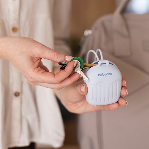 BABYONO Étui à sucette en silicone bleu 0m+ – Image 5