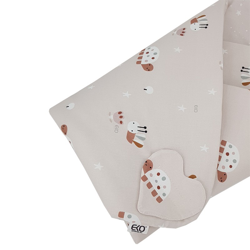 Couverture d'emmaillotage EKO en coton double face Bees Stars Beige 75x75 cm – Image 4