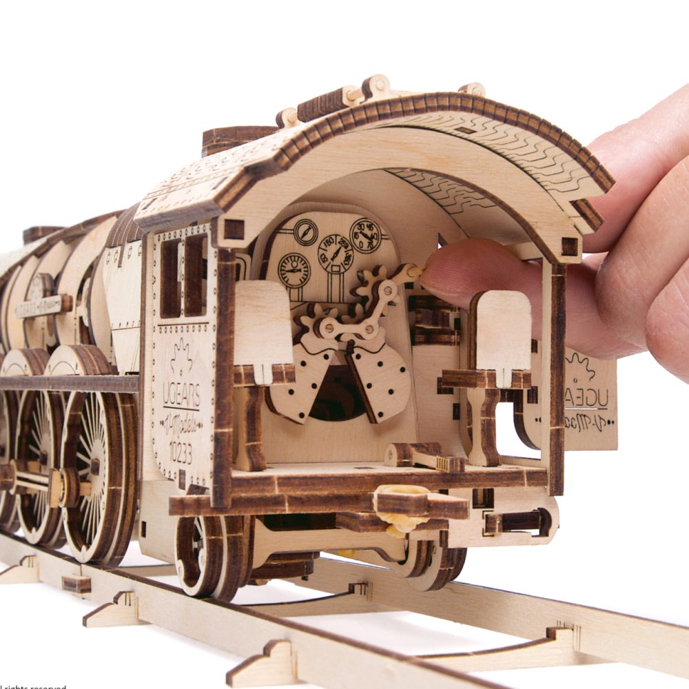 Ugears 3D dřevěné mechanické puzzle V-Express parní lokomotiva 4-6-2 s tendrem (obrázek 5)