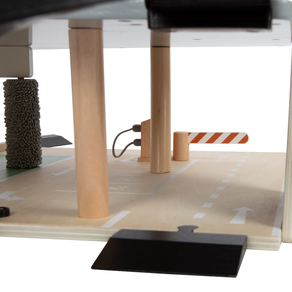 small foot Dřevěné závodní parkoviště (obrázek 8)