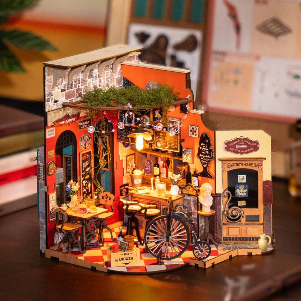 RoboTime 3D dřevěná skládačka Miniatura domečku Bar a bistro Cheers (obrázek 8)