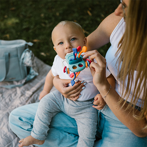 BABYONO Giocattolo sensoriale Bottle 18m+ - immagine 5