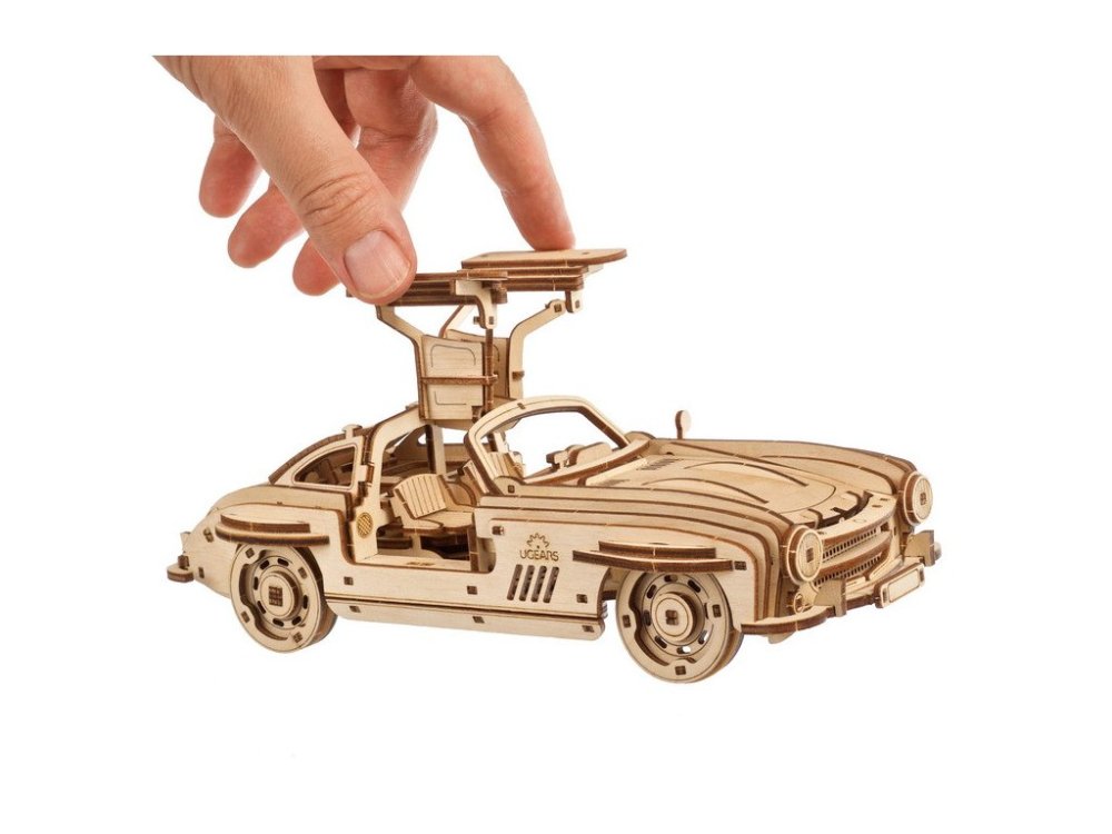 Ugears 3D dřevěné mechanické puzzle Auto Winged Sports Coupe (obrázek 7)