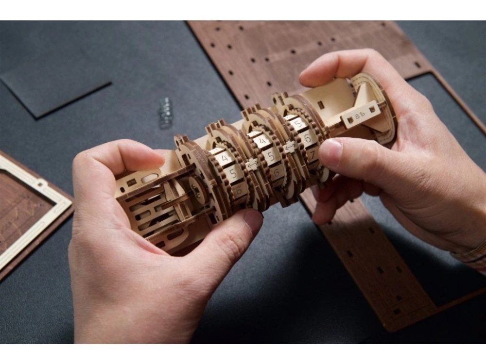 Ugears 3D dřevěné mechanické puzzle Kniha tajemství (obrázek 3)