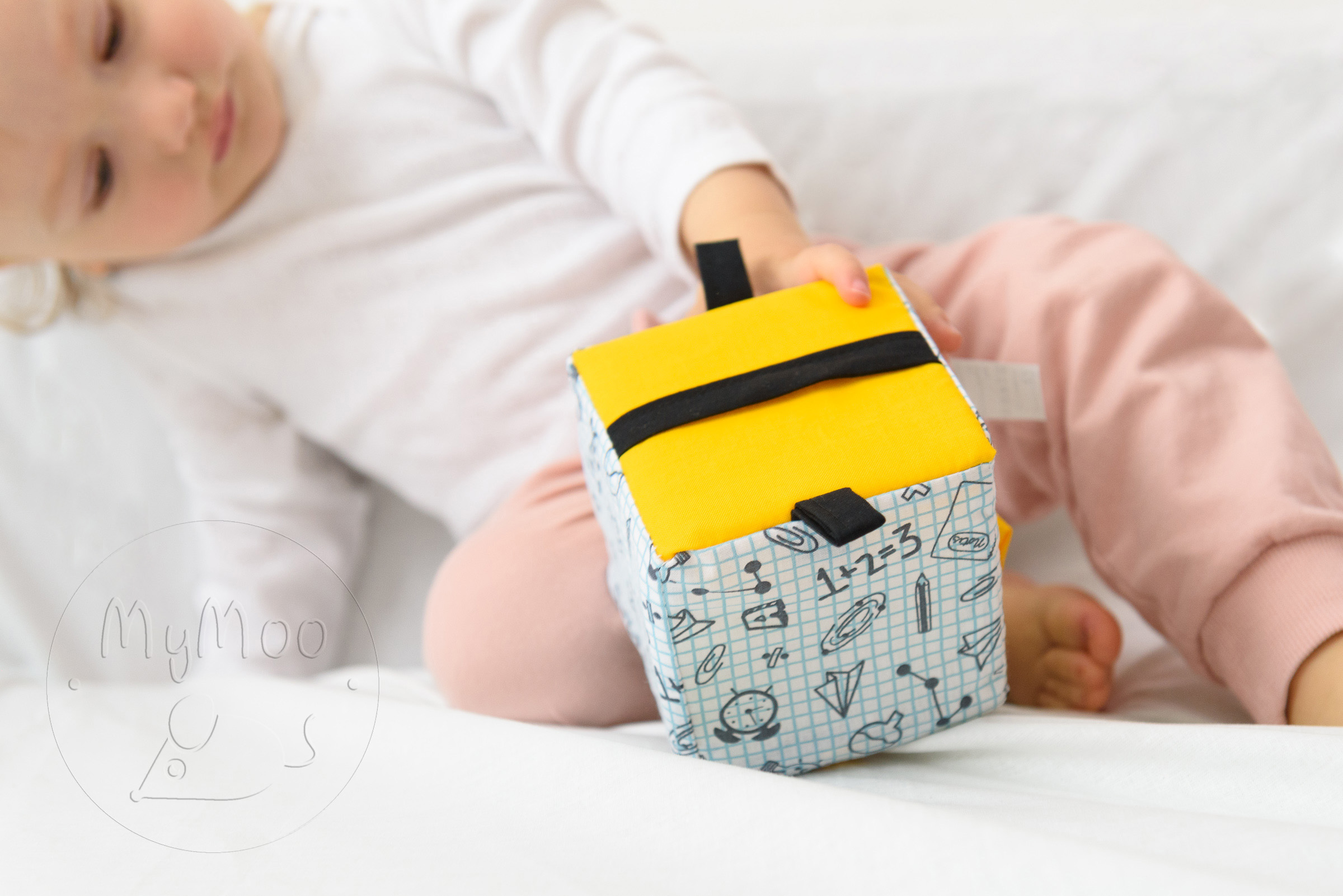 MyMoo Cub Textil Busy Cube – Știință,MyMoo Cub Textil Busy Cube – Știință