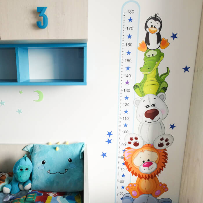 Wandaufkleber Für Kinder - Blauer Meter Mit Bunten Tieren (180 Cm)