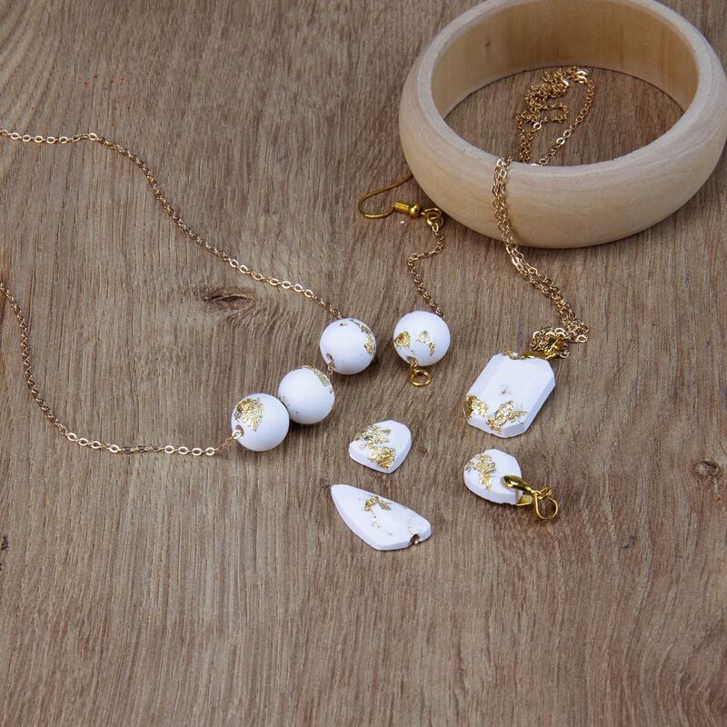 Produzione di gioielli - Gioielli in cemento e foglia d'oro - immagine 4