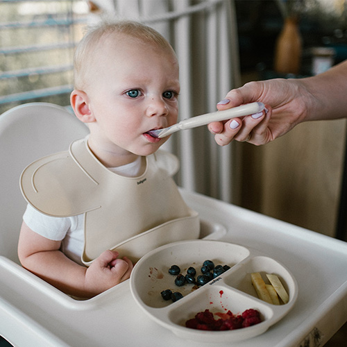 BABYONO Talerz silikonowy z przyssawką - beige 6m+ - obrazek 3