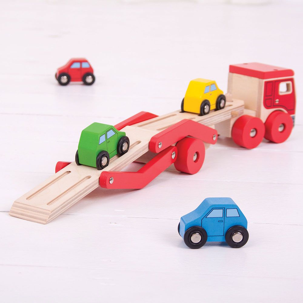 Bigjigs Toys Dřevěný kamion s auty (obrázek 4)