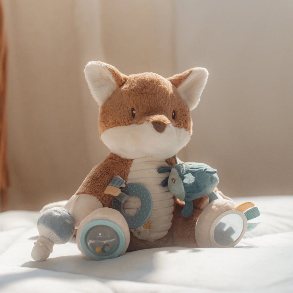 LITTLE DUTCH Hračka s aktivitami liška Forest friends (obrázek 10)