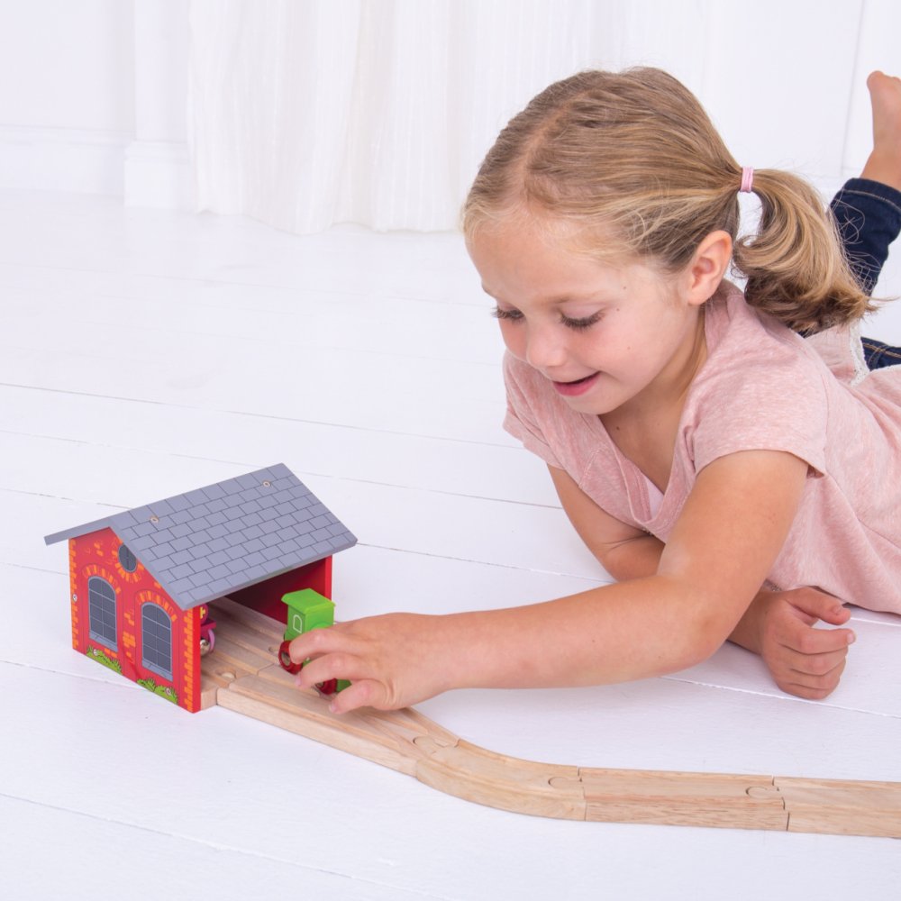 Bigjigs Rail Cegielniana lokomotywownia na dwa pociągi - obrazek 3